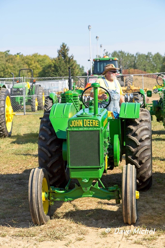 GCF22--Antique-Tractors4.jpg