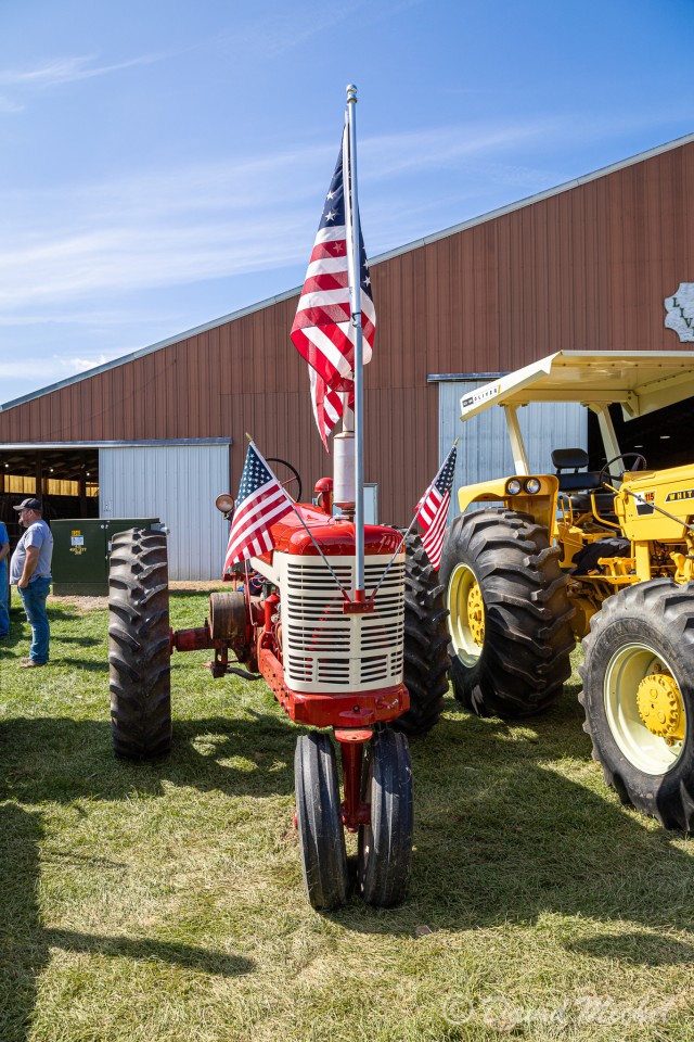 AntiqueTractors-09.jpg