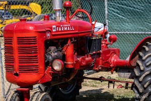 AntiqueTractors-02.jpg