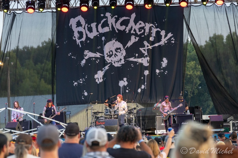 Buckcherry-02.jpg